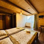 Lileya Lodge *