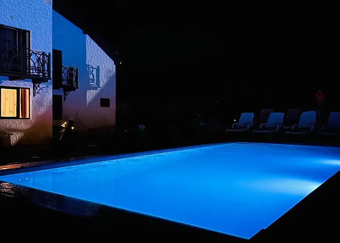 Lileya Lodge *