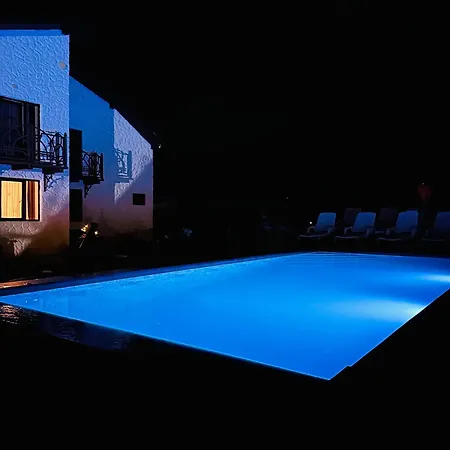Lileya Lodge *